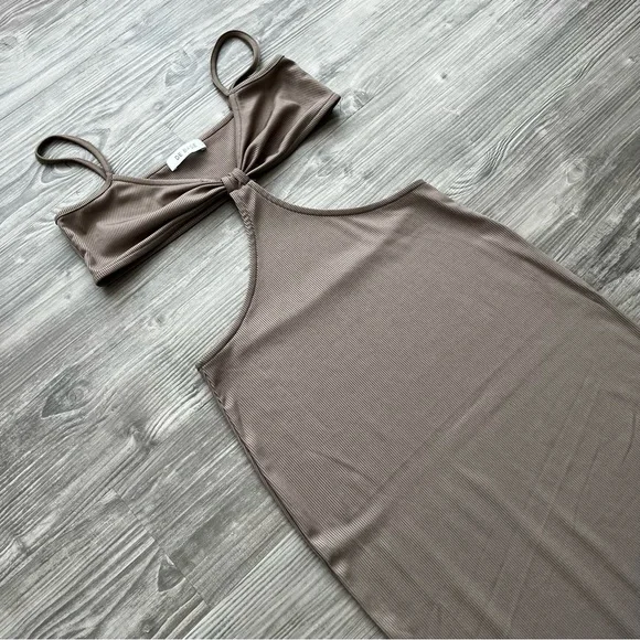 CULT GAIA • Style Blogger Fave Cut Out Maxi Dress - Picture 5 of 12